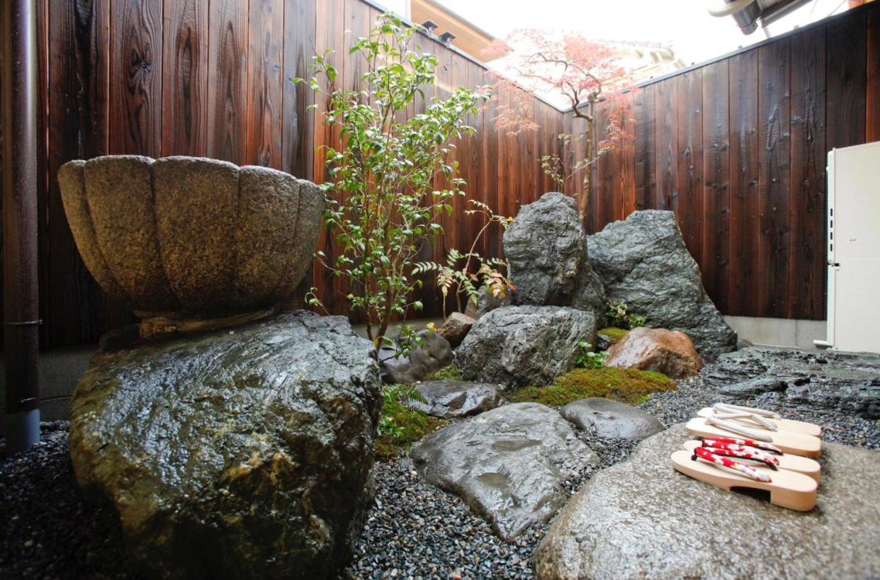京町家の宿 三石 Kyoto Exteriör bild